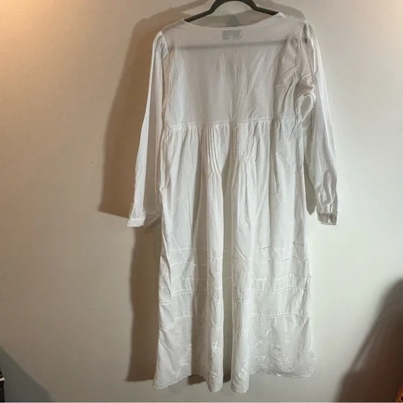 VICTORIAN CLASSICS Sz M Gown Embroidered Ruffle Hem 100% Cotton Made in India - Picture 9 of 10